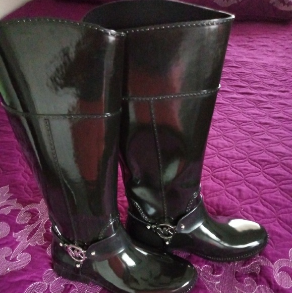 michael kors water boots